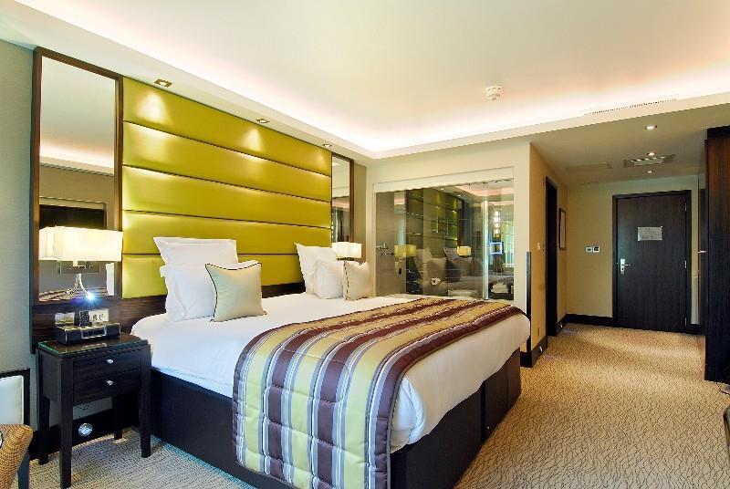 Montcalm Mayfair, Autograph Collection Londyn Pokój zdjęcie A bedroom at the InterContinental London The O2