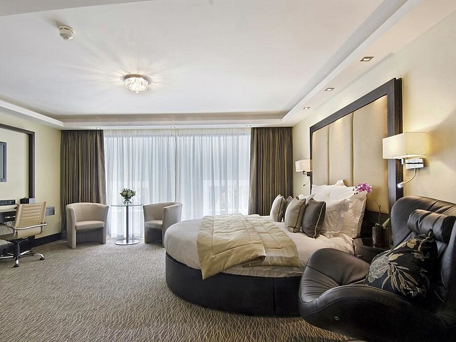 Montcalm Mayfair, Autograph Collection Londyn Zewnętrze zdjęcie A suite at the hotel