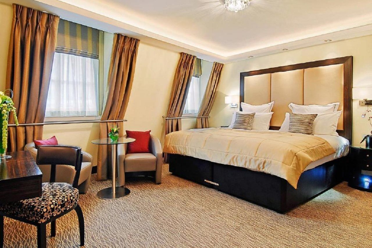 Montcalm Mayfair, Autograph Collection Londyn Zewnętrze zdjęcie A room at the Mandarin Oriental, Munich