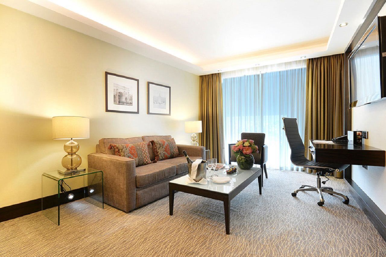 Montcalm Mayfair, Autograph Collection Londyn Zewnętrze zdjęcie A suite at the hotel